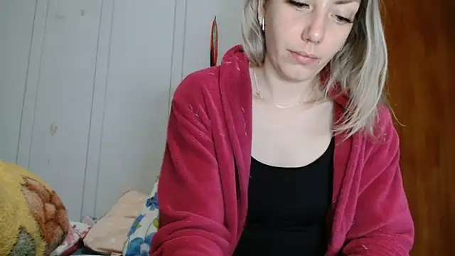 Snapshot of Alana_sc chatting on 06-16-26, 11:35 Alana sc online show from 06-16-26, 11:35