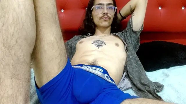 Snapshot of bigcock_robert chatting on 06-26-26, 07:40 bigcock robert online show from 06-26-26, 07:40