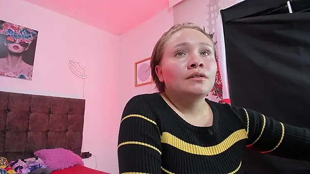 Snapshot of zafira_and_zireya chatting on 06-11-26, 07:12 zafira and zireya online show from 06-11-26, 07:12