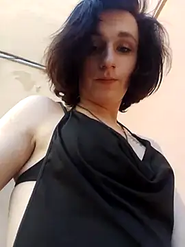 Snapshot of MickeQuinee chatting on 07-18-26, 11:03 MickeQuinee online show from 07-18-26, 11:03
