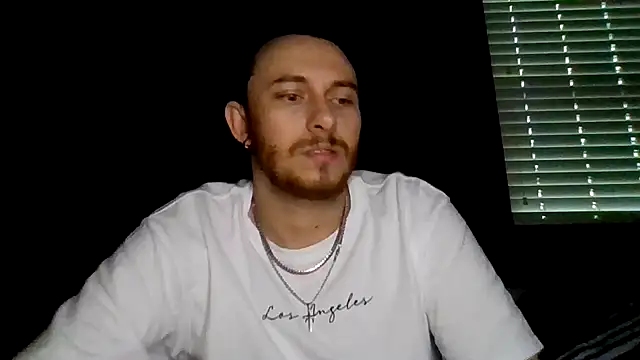 Snapshot of Mikecloudyhawk chatting on 06-19-26, 01:04 Mikecloudyhawk online show from 06-19-26, 01:04