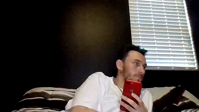 Snapshot of Mikecloudyhawk chatting on 06-20-26, 01:09 Mikecloudyhawk online show from 06-20-26, 01:09