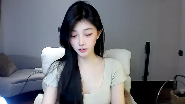 Snapshot of SylvieMaya chatting on 07-20-26, 03:58 SylvieMaya online show from 07-20-26, 03:58