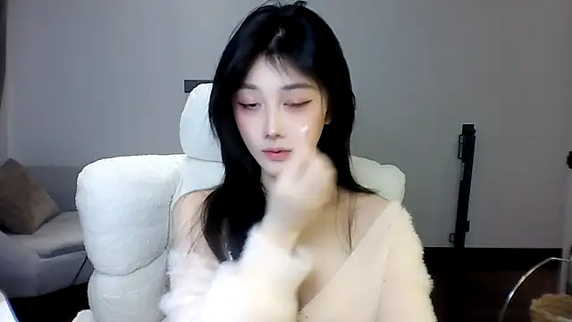 Snapshot of SylvieMaya chatting on 07-23-26, 04:16 SylvieMaya online show from 07-23-26, 04:16