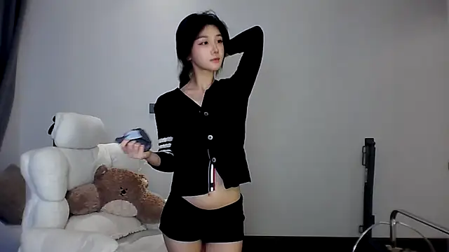 Snapshot of SylvieMaya chatting on 07-24-26, 05:00 SylvieMaya online show from 07-24-26, 05:00