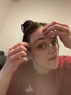 LeonieClairee online show from 06-10-26, 06:07