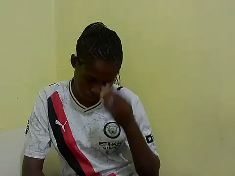 Snapshot of lilmomaa chatting on 06-18-26, 05:50 lilmomaa online show from 06-18-26, 05:50