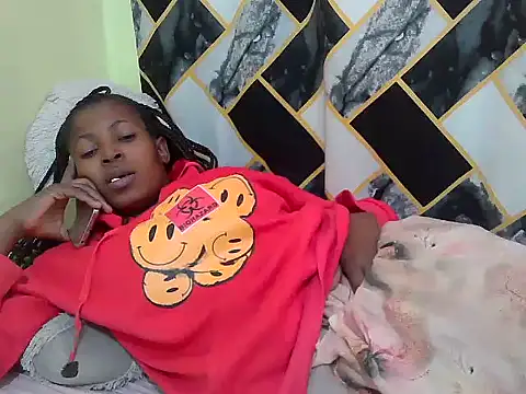 Snapshot of lilmomaa chatting on 07-01-26, 11:34 lilmomaa online show from 07-01-26, 11:34