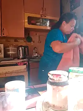 Snapshot of oksana72 chatting on 09-27-25, 05:45 oksana72 online show from 09-27-25, 05:45