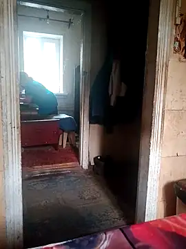 Snapshot of oksana72 chatting on 09-28-25, 06:41 oksana72 online show from 09-28-25, 06:41