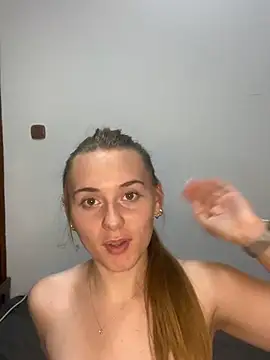 Snapshot of FlirtySophiaa chatting on 06-18-26, 10:58 FlirtySophiaa online show from 06-18-26, 10:58