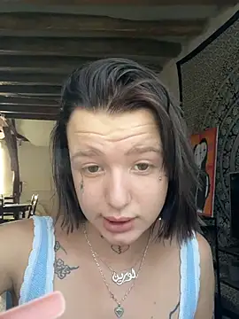 Snapshot of gueule_d-ange chatting on 06-15-26, 02:52 gueule d-ange online show from 06-15-26, 02:52