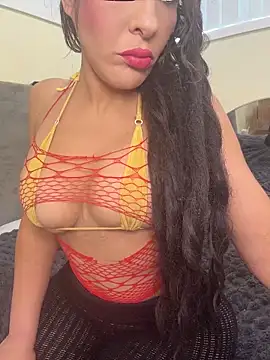 Snapshot of lindalove692003 chatting on 06-07-26, 11:52 lindalove692003 online show from 06-07-26, 11:52