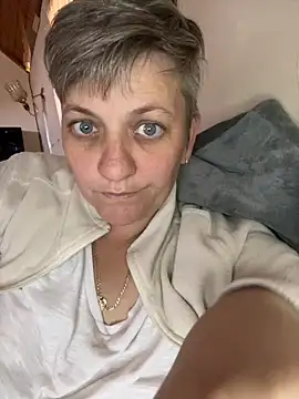 blueiceeyes online show from 06-10-26, 11:53