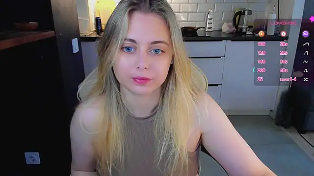 Snapshot of blonde_kellyy chatting on 07-03-26, 05:14 blonde kellyy online show from 07-03-26, 05:14