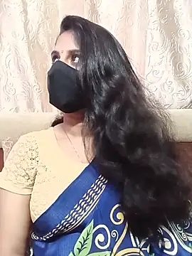 Snapshot of Clara-Lilly chatting on 06-25-26, 04:34 Clara-Lilly online show from 06-25-26, 04:34