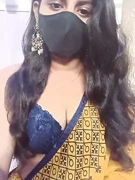 Snapshot of Clara-Lilly chatting on 07-20-26, 05:00 Clara-Lilly online show from 07-20-26, 05:00