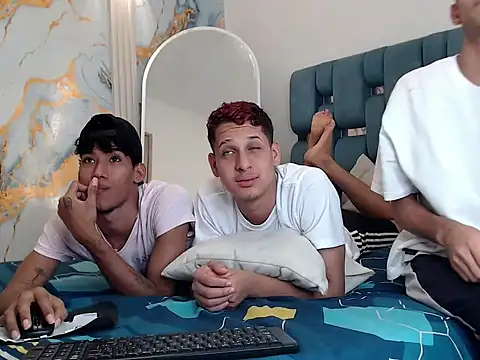 Snapshot of Thick_cock_guys chatting on 06-08-26, 07:58 Thick cock guys online show from 06-08-26, 07:58