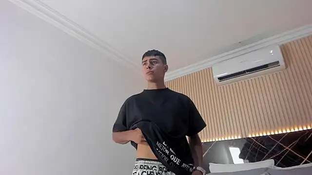 Snapshot of Bruno_fox chatting on 06-18-26, 07:18 Bruno fox online show from 06-18-26, 07:18