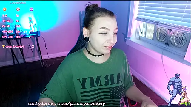Snapshot of Victoria_Finally chatting on 07-10-26, 12:59 Victoria Finally online show from 07-10-26, 12:59