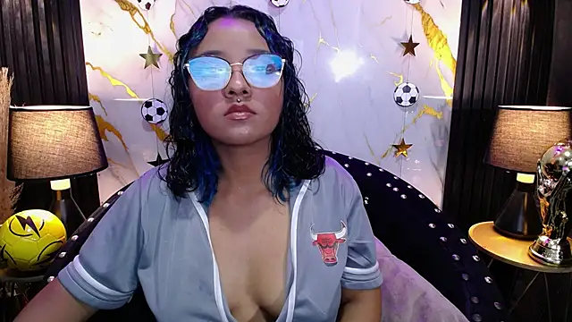 Snapshot of JuicyBoobix chatting on 06-11-26, 01:31 JuicyBoobix online show from 06-11-26, 01:31