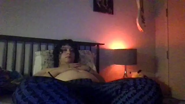 Snapshot of Mxnightshade chatting on 06-28-26, 01:44 Mxnightshade online show from 06-28-26, 01:44
