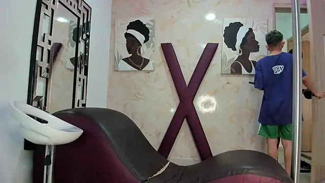 BLACK AND WHITET online show from 06-18-26, 01:17