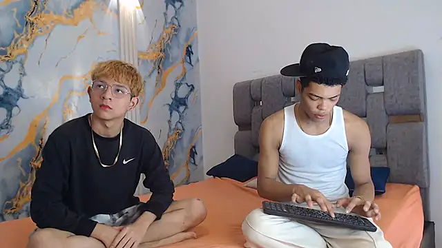 BLACK AND WHITET online show from 07-22-26, 07:27