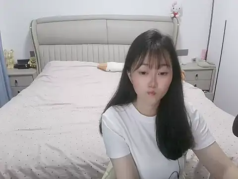 Snapshot of Emgirl-00 chatting on 06-15-26, 02:08 Emgirl-00 online show from 06-15-26, 02:08
