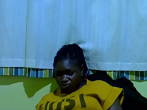 Snapshot of CURVY-CORAZZON chatting on 06-24-26, 05:34 CURVY-CORAZZON online show from 06-24-26, 05:34