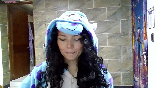 Diamond Curls online show from 07-23-26, 03:54