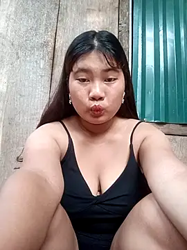 Snapshot of Emelyzz chatting on 06-22-26, 10:12 Emelyzz online show from 06-22-26, 10:12