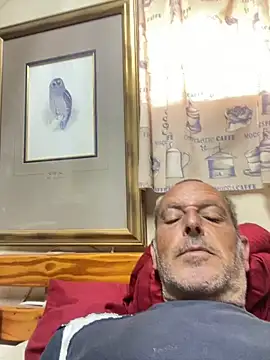 Snapshot of GeldenKuy chatting on 08-07-26, 06:15 GeldenKuy online show from 08-07-26, 06:15