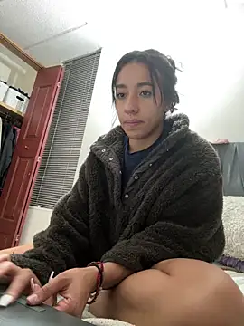 Snapshot of Amber_Morgan_1 chatting on 06-18-26, 02:23 Amber Morgan 1 online show from 06-18-26, 02:23