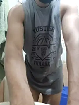 Snapshot of hunkfreakin chatting on 06-14-26, 10:39 hunkfreakin online show from 06-14-26, 10:39