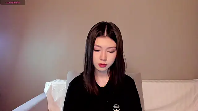 KiraSilkRabbit online show from 06-20-26, 12:41