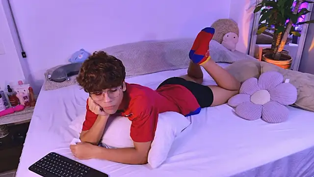 Snapshot of Samy_Twink chatting on 07-01-26, 01:18 Samy Twink online show from 07-01-26, 01:18