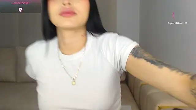 Snapshot of linda-es chatting on 07-13-26, 07:55 linda-es online show from 07-13-26, 07:55