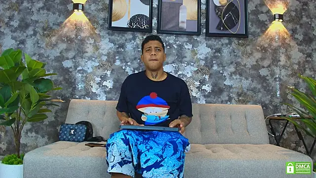 Snapshot of Alejandro_and_Deiby chatting on 06-18-26, 10:41 Alejandro and Deiby online show from 06-18-26, 10:41