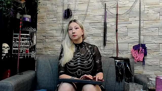 Miss Kaz online show from 07-11-26, 12:57