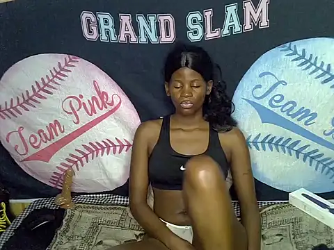 Snapshot of Queen_slay2 chatting on 06-19-26, 11:30 Queen slay2 online show from 06-19-26, 11:30