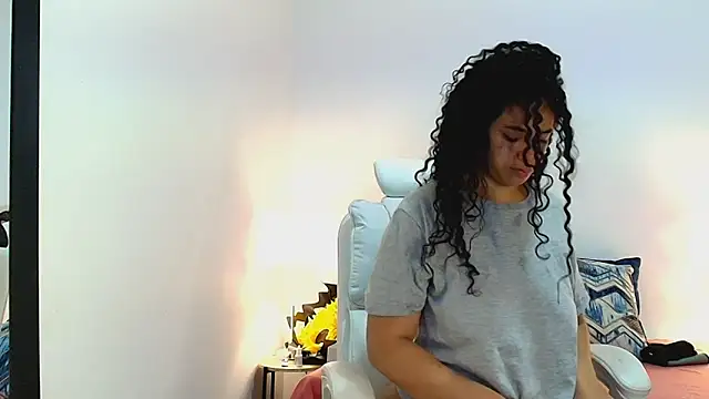 Isabella Sophia19 online show from 07-10-26, 10:51