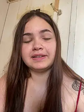 Snapshot of bella__hott chatting on 07-28-26, 04:16 bella hott online show from 07-28-26, 04:16