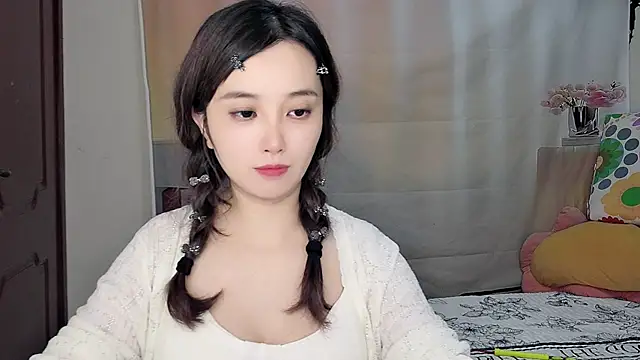 Yesqiko online show from 06-18-26, 09:14