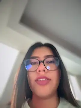 Snapshot of Saracalderon chatting on 06-16-26, 11:57 Saracalderon online show from 06-16-26, 11:57