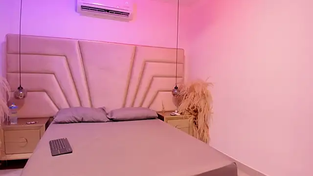 Luna and Axell online show from 06-23-26, 11:19