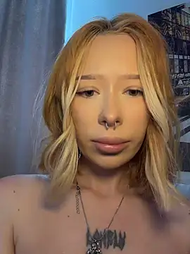 MaryChanXO online show from 06-22-26, 05:04