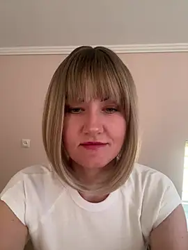 LunaFoxs online show from 06-20-26, 03:48