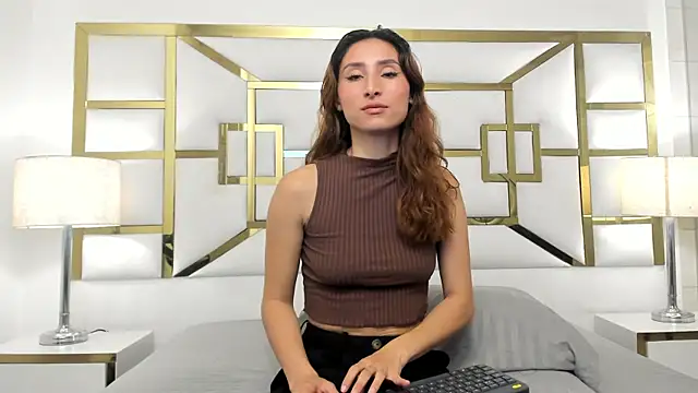 VivieneLuxe online show from 07-26-26, 04:09