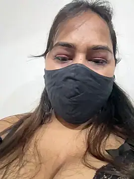 Snapshot of vaani_tyagi chatting on 07-21-26, 03:03 vaani tyagi online show from 07-21-26, 03:03